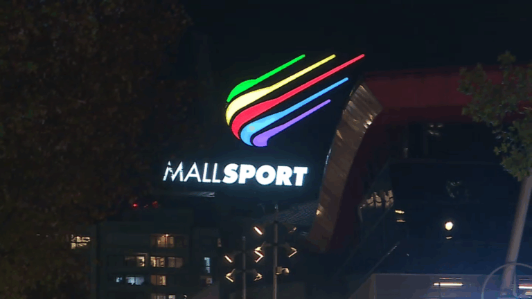 Detienen a 4 sujetos tras asalto en Mall Sport: Intercambiaron disparos con Carabineros durante persecución