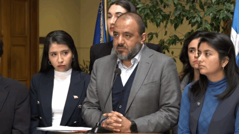 Ministro Ávila ante acusación constitucional por “guía de sexualidad afectiva”: 