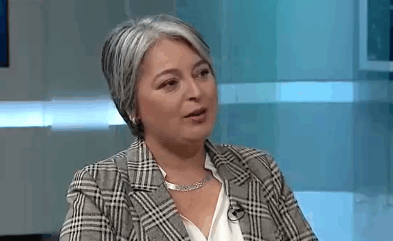 Ministra Jara: 