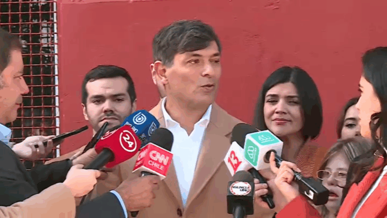 Parisi culpa al Servel por candidatura de Karla Añes: 