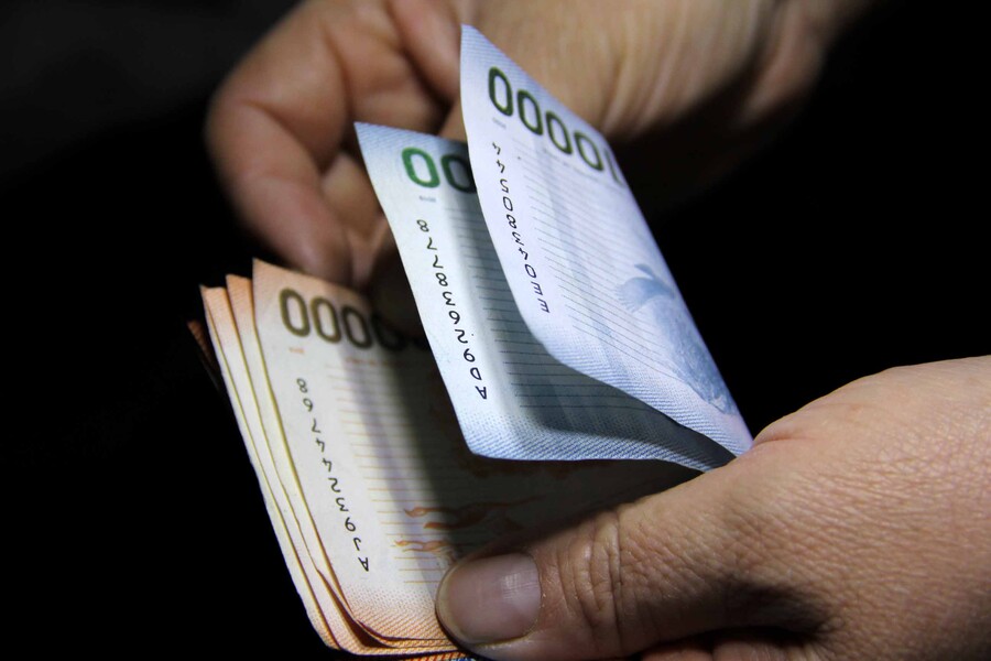 Nuevo reajuste al sueldo mínimo: Gobierno cambia su propuesta inicial y plantea alza de $14 mil