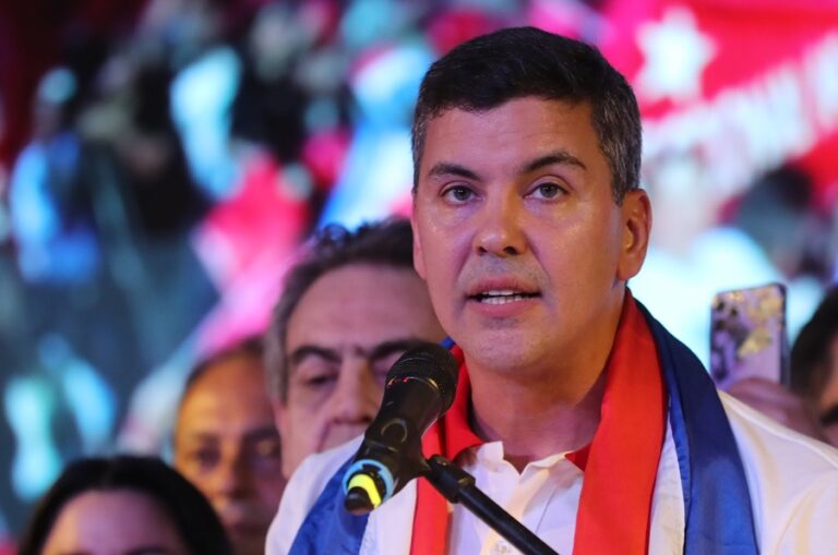 Raúl Sohr y triunfo del conservador Santiago Peña en Paraguay: 
