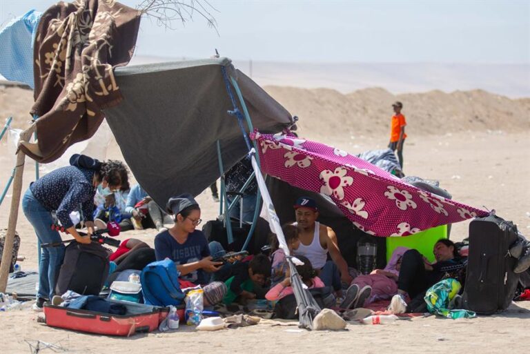 Chile y Venezuela negocian un acuerdo que facilite la repatriación de migrantes