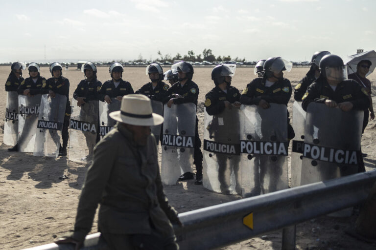 Perú instaló 20 puestos policiales para controlar las zonas fronterizas ante crisis migratoria
