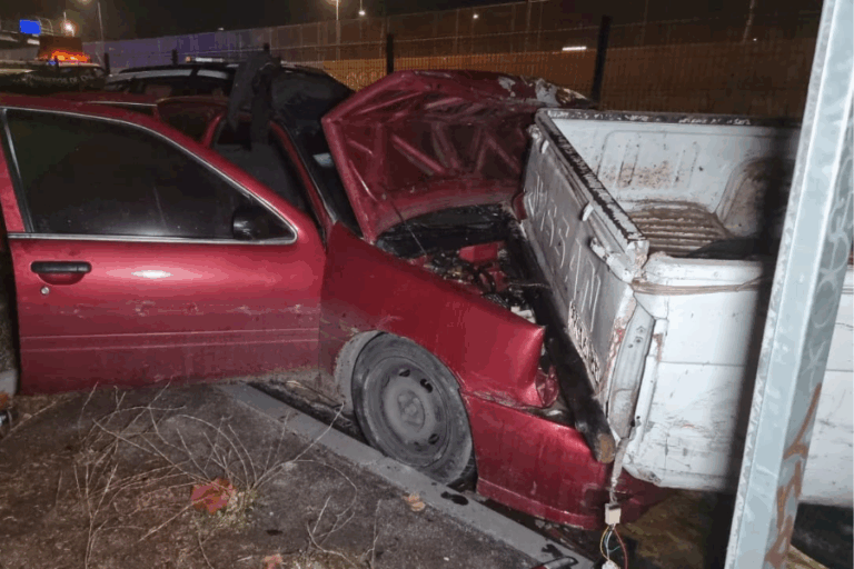 Detienen a 4 sujetos tras chocar durante extensa persecución en Paine y San Ramón: Dos carabineros resultaron heridos