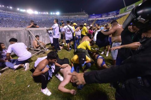 El Salvador: Estampida en estadio Cuscatlán dejó 12 personas muertas y un centenar de heridos