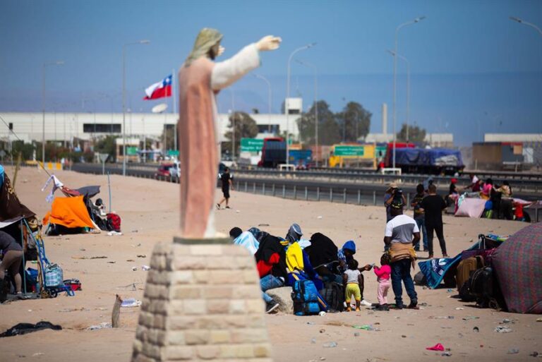 Ministro del Interior peruano: Unos 5 mil venezolanos quieren salir de Perú hacia su país