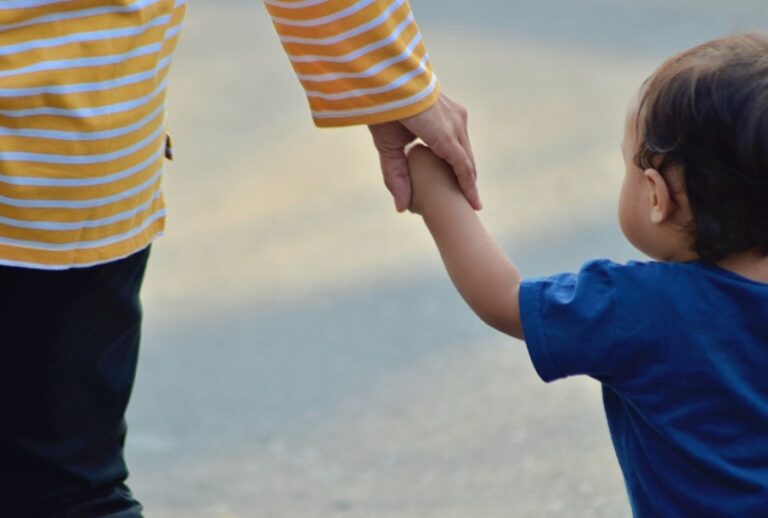 Deudas por pensiones de alimentos superan los $100 mil millones