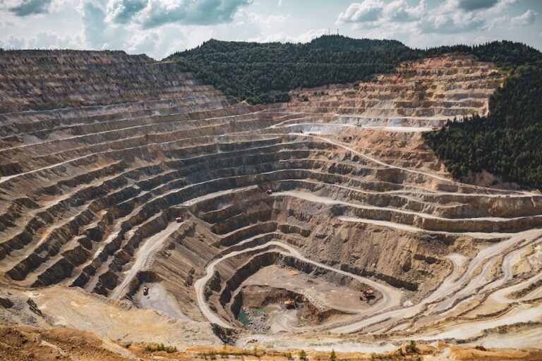 Desafíos del futuro de la minería: Sostenibilidad, energías limpias y más