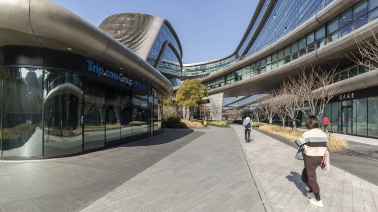 Empresa china pagará a sus trabajadores 140 millones de dólares por tener hijos