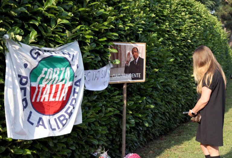 Analista internacional y figura de Silvio Berlusconi: 
