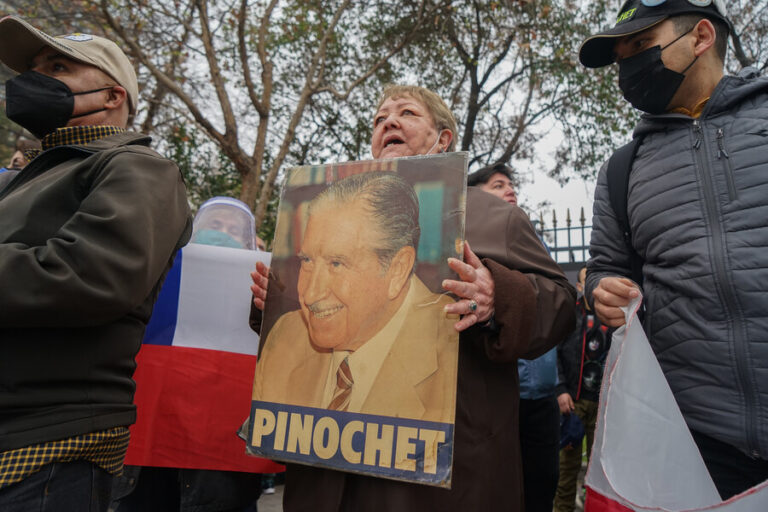 Cadem: 56% llama habitualmente a la etapa de Pinochet como “Dictadura”, mientras que un 41% “Gobierno Militar”