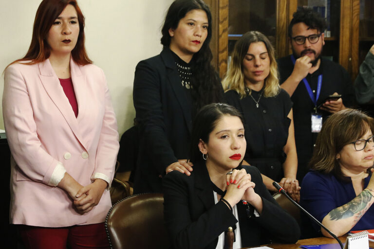 Diputados buscan inhabilitar a parlamentarios con vínculos con Isapres en proyectos afines