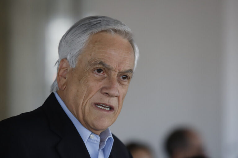 Tras muertes de bebés: Piñera ofrece colaboración de equipo médico que enfrentó la pandemia durante su gobierno