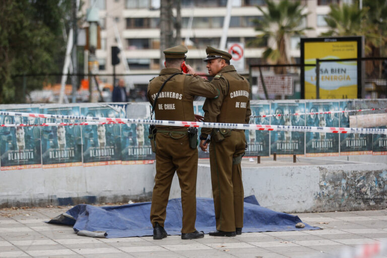 Descubren cuerpo sin vida flotando en el canal San Carlos en La Reina
