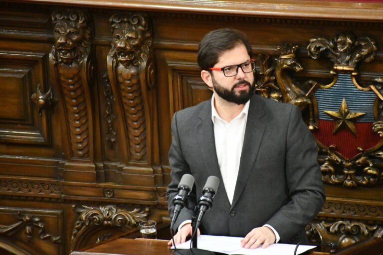Pdte Boric se comprometió con la oposición a presentar el proyecto de Ley Antiterrorista en julio