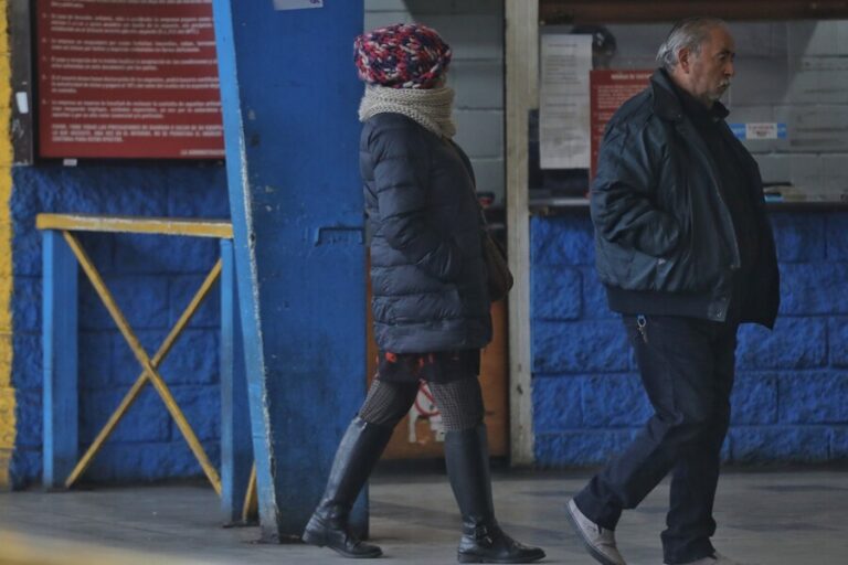 Gobierno activo Código Azul en seis regiones del país por bajas temperaturas