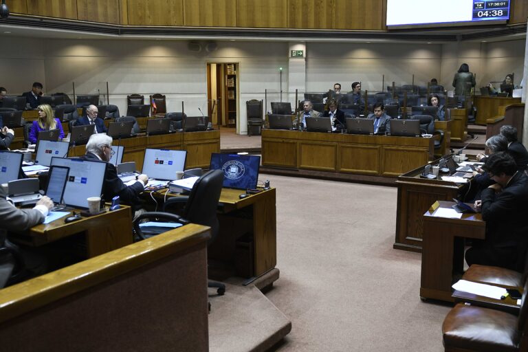 Senado aprobó y despachó el proyecto de aumento del Bono de Invierno a $60 mil