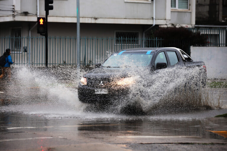 Sistema frontal: Decretan Alerta Roja para las provincias de Los Andes y San Felipe por amenaza de desborde