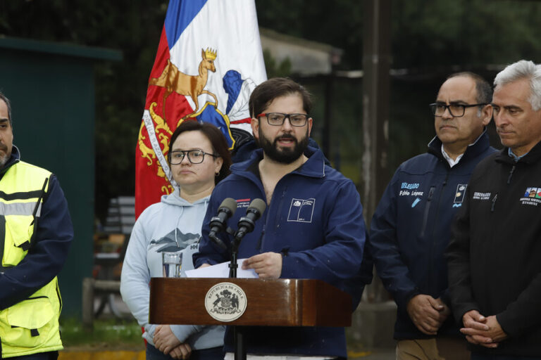 Pdte. Boric anunció plan de entrega de viviendas de emergencia tras sistema frontal