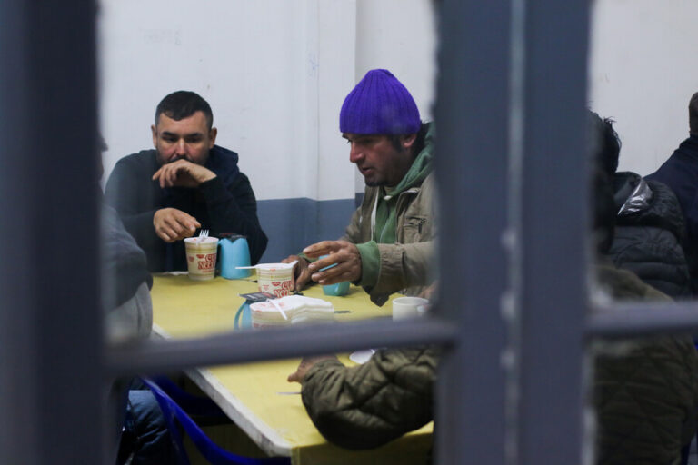 Código Azul: Así puedes ayudar a las personas en situación de calle afectadas por las lluvias