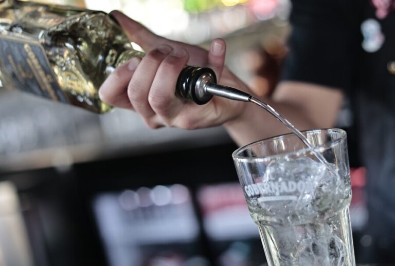 De cara a las celebraciones de año nuevo: Lanzan campaña para el consumo responsable de alcohol