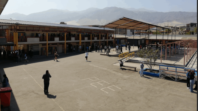 Apoderados denunciaron abusos en operativo de salud en escuela de Antofagasta: Municipio lamentó 