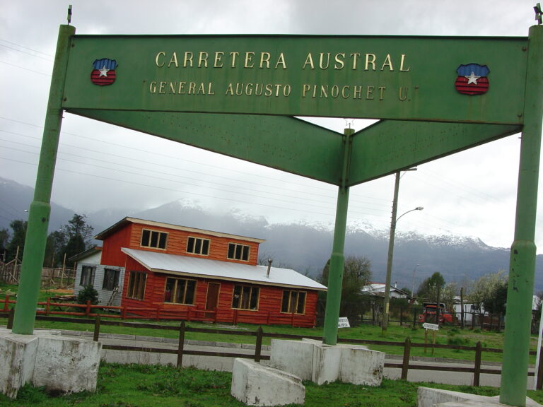 A 50 años del Golpe de Estado: Gobierno evalúa reemplazar el monumento a Pinochet en la Carretera Austral