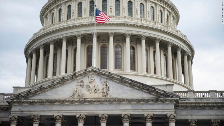Estados Unidos: Senadores republicanos retrasan la votación sobre la deuda por recortes en defensa