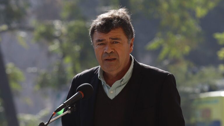 Ministro Valenzuela por proyecto de ley contra incendios forestales y rurales: “Será obligación contar con cortafuegos”