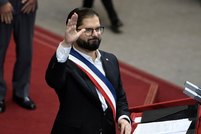 Cadem: Aprobación al presidente Boric subió a 41% tras Cuenta Pública