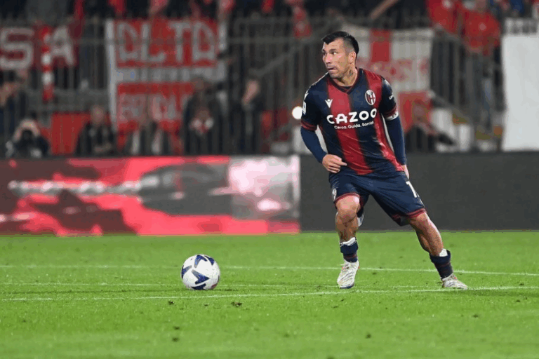 Gary Medel se despide del Bologna de Italia