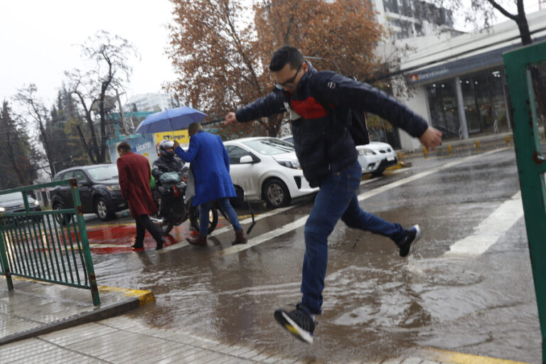 Aguas Andinas anunció Alerta Temprana Preventiva por turbiedades en ríos Maipo y Mapocho