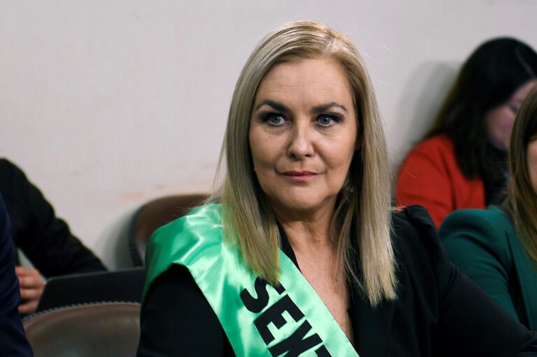 Diputada Jiles: “Negar el sexto retiro compromete gravemente la seguridad de la nación”