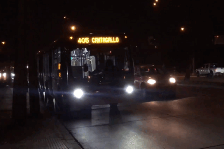 Carabinero de franco fue apuñalado tras intento de asalto en una micro en Maipú