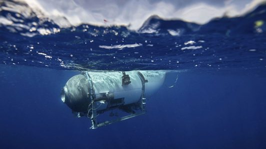 Encuentran restos cerca del área de búsqueda del submarino desaparecido
