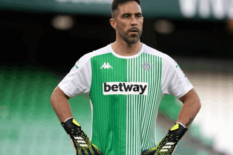Sigue en el Real Betis: Claudio Bravo extendió su contrato por la temporada 2023-2024