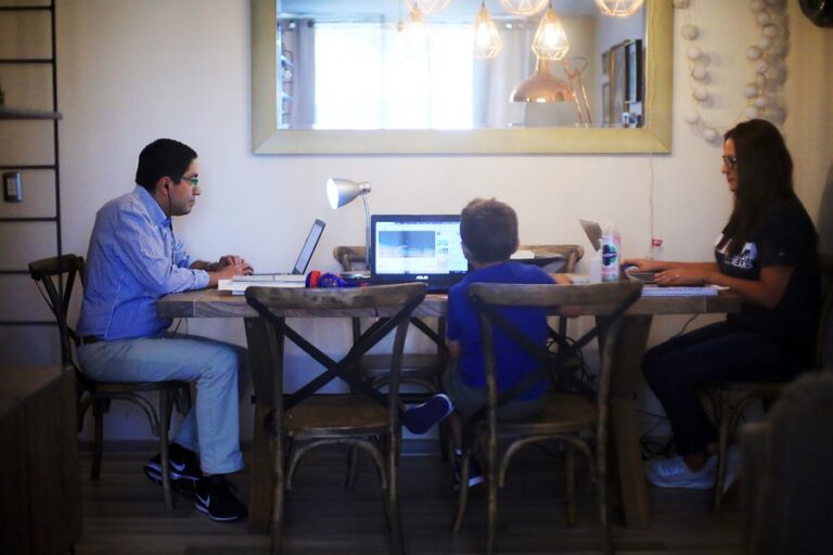 Columna de Andrés Giordano y Tamara Muñoz: Teletrabajo decente para avanzar en condiciones dignas, corresponsabilidad y conciliación