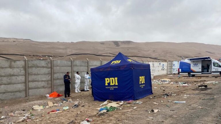 Transeúntes encontraron el cadáver de un hombre cerca de un vertedero en la Región de Arica
