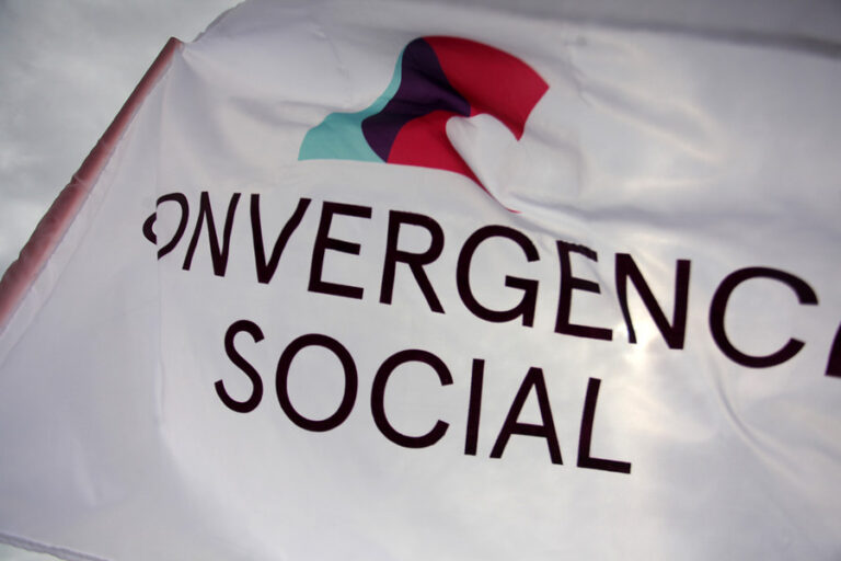 Convergencia Social por convenios entre Minvu y fundación Democracia Viva: 