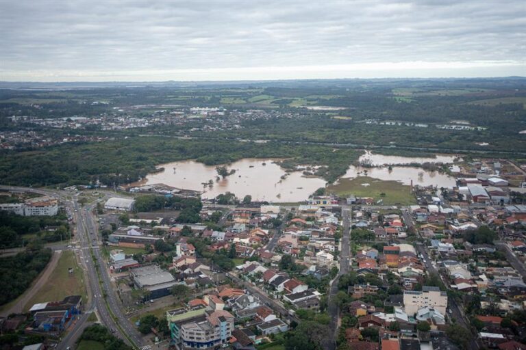 Brasil: Reportan 11 muertos y más de 2 mil personas sin hogar tras paso de 