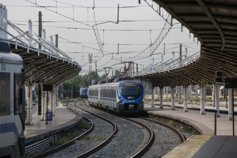 Tras sistema frontal: Ministro Muñoz afirmó que servicio de trenes Santiago-Chillán estará suspendido por meses
