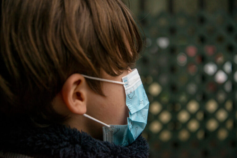 Sociedad Chilena de Pediatría recomienda evitar llevar a los niños al jardín o sala cunas ante crisis hospitalaria
