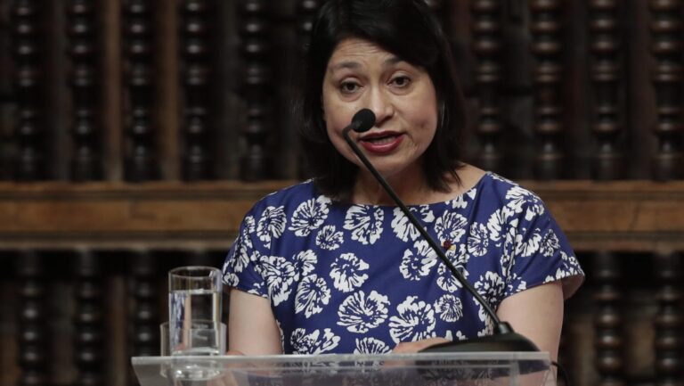 La canciller de Perú se reunirá con el presidente Boric en Chile este próximo martes