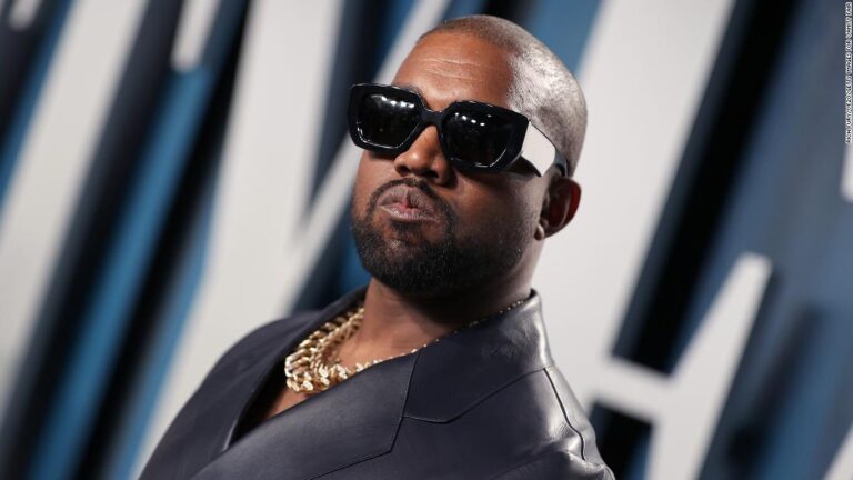 Elon Musk reactiva la cuenta de Twitter de Kanye West tras el cambio de marca a X