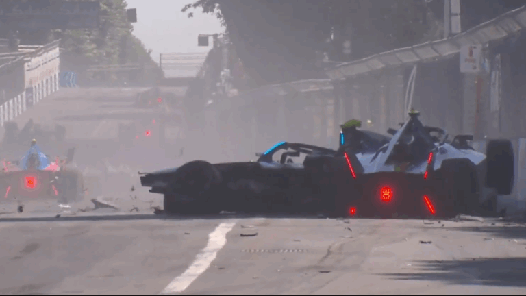 Múltiple accidente automovilístico detuvo la carrera de la Fórmula E en Roma