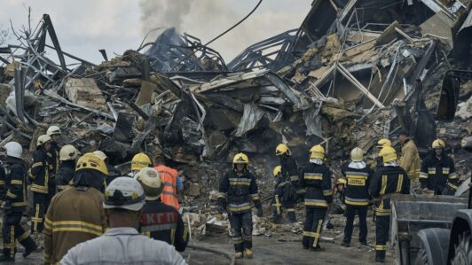 Crisis en Ucrania: Defensa aérea en Odesa se ve superada mientras Rusia apunta al suministro mundial de granos