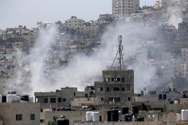Fuerzas israelíes lanzan un ataque letal contra la ciudad de Jenin: Hay 8 palestinos muertos y medio centenar de heridos