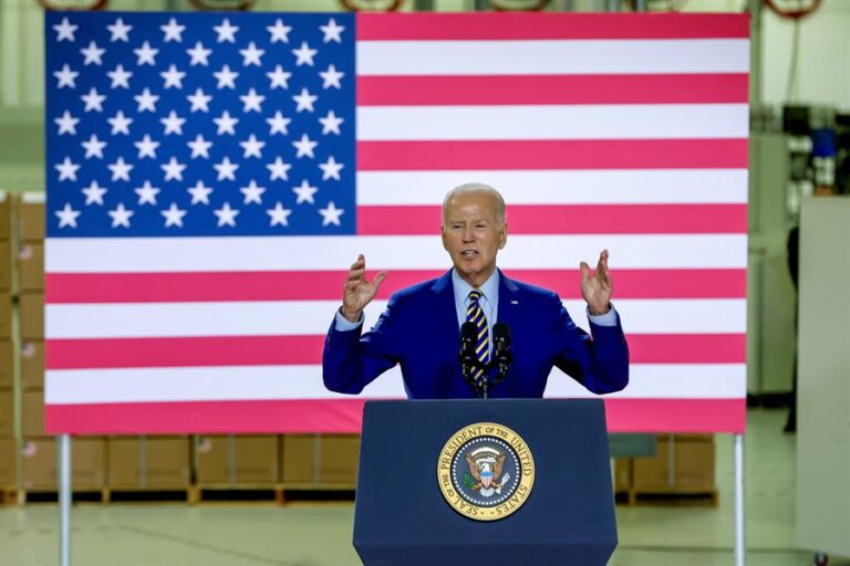 Estados Unidos: Joe Biden asegura que la decisión de mandar bombas de racimo a Ucrania fue 