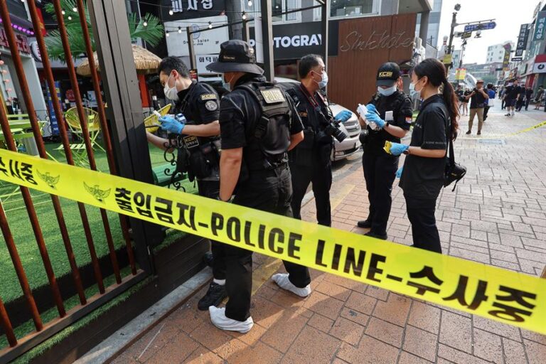 Corea del Sur: Hombre apuñaló a cuatro personas en plena calle en Seúl